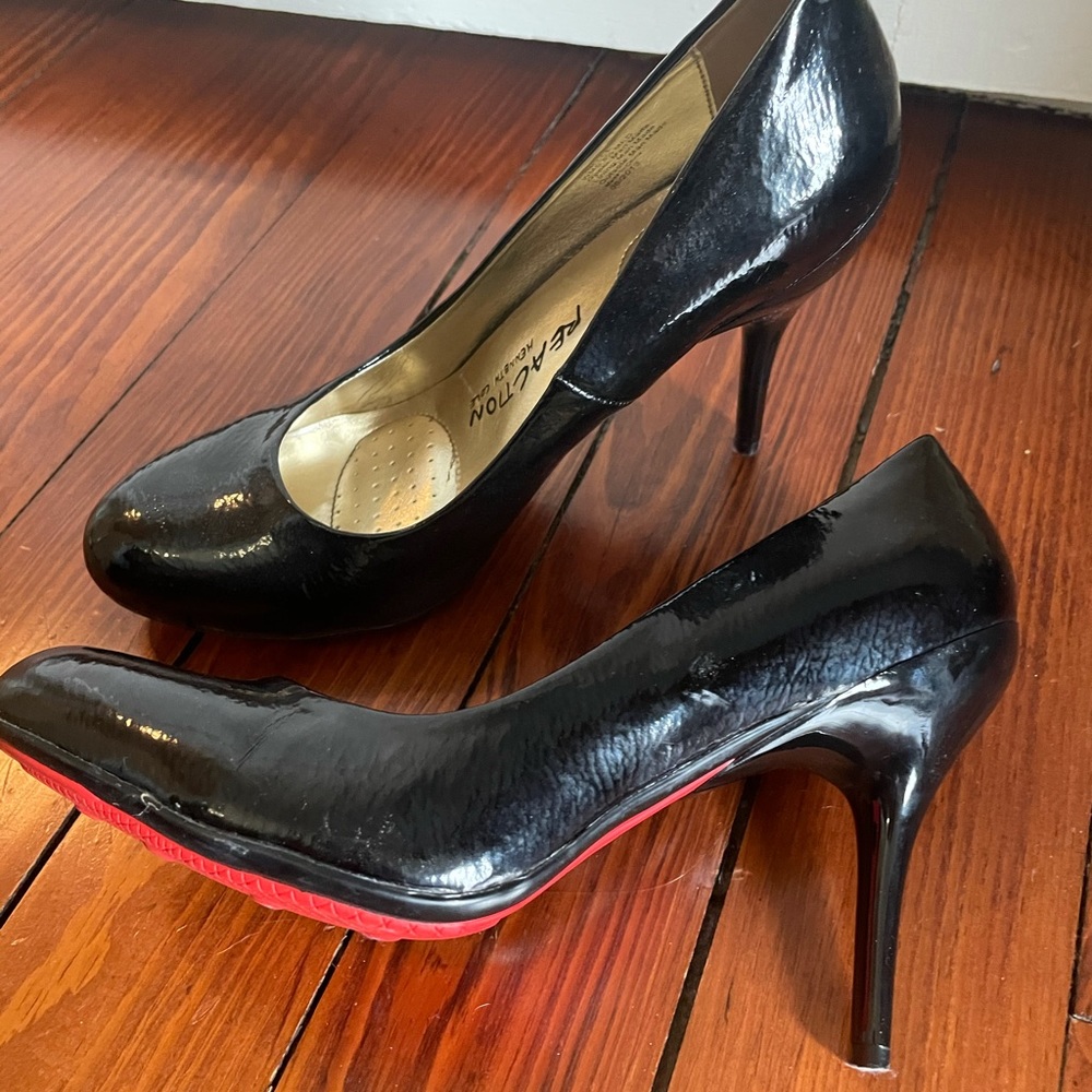 Kenneth Cole Size 8.5 Medium Black Heels